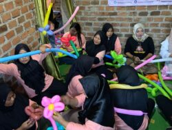 Mak Ganjar Ajak Warga Lampung Membuat Bucket Balon dan Nasi Tumpeng