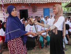 Orang Muda Ganjar Serap Aspirasi dan Beri Sejumlah Bantuan kepada Petani Karet di Way Kanan