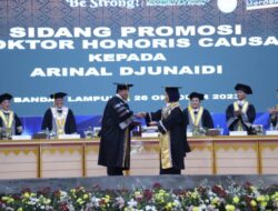 Gubernur Lampung Dianugerahi Gelar Doktor Kehormatan