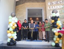 FEB Mart by Kopma Diresmikan Wakil Rektor Unila Dorong Semangat Berwirausaha Mahasiswa