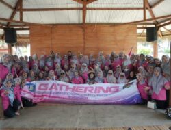 Tingkatkan Kebersamaan, Family Gathering DWP Unila di Sanggar Beach