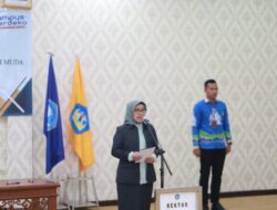 Rektor Lantik Analis SDM Aparatur Ahli Muda Dewi Asri Rahayu