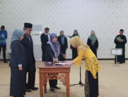 Rektor Unila Lantik Analis SDM Aparatur Ahli Muda Dewi Asri Rahayu